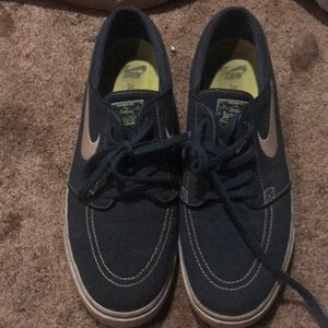 Nike skateboarding shoes